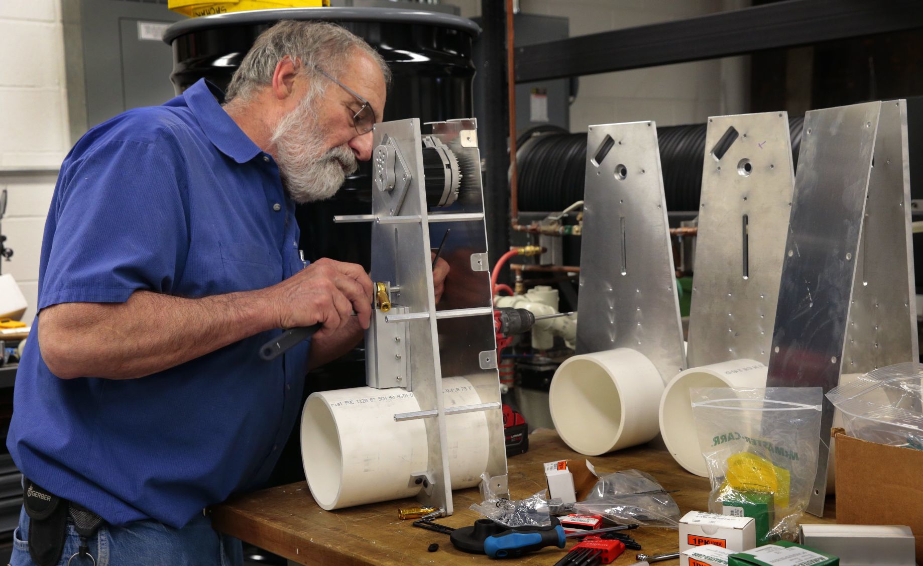 Washington University builds team of engineers, machinists and healthcare workers to make a ventilator